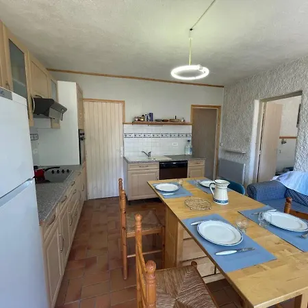 Apartment Familial Proche A Avec Balcon Et Animaux Acceptes - Fr-1-225-741 *
